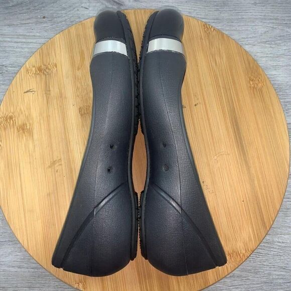Crocs Size 8 Cap Toe Mirror Women's Black Ballet Slip On Flats 202308 Comfort - Picture 7 of 9
